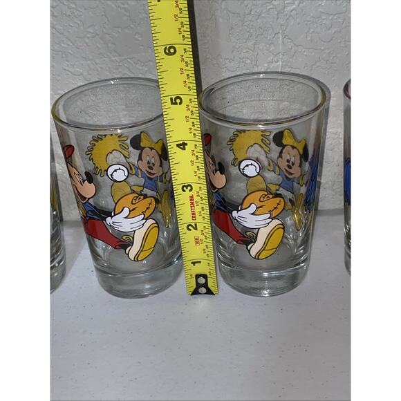 VTG Anchor Hocking Disney Juice Carafe Tea Pitcher & 4 Glasses Set Summer Sports - Picture 9 of 9